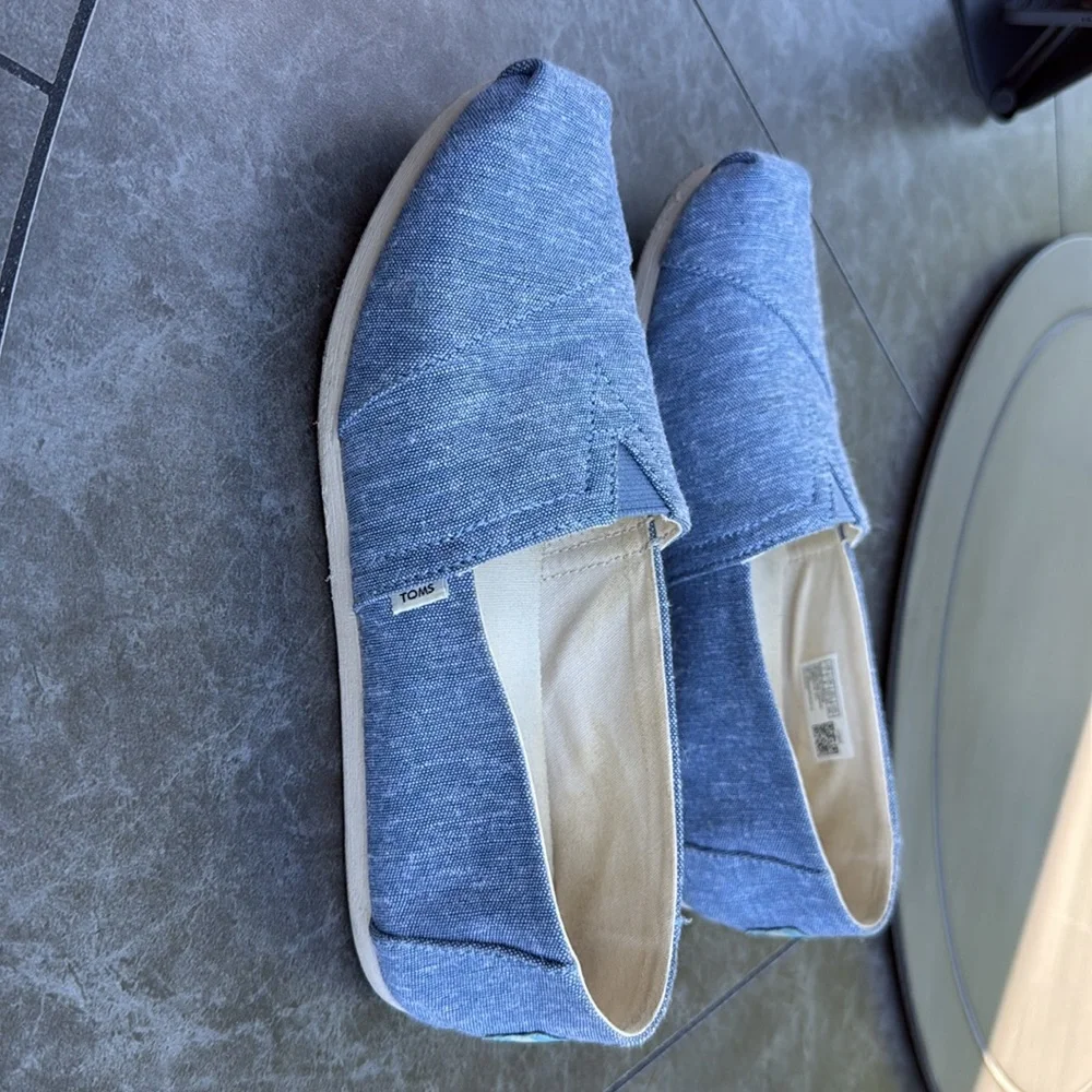 TOMS Blue Slub Chambray Alpargata - Picture 3 of 8